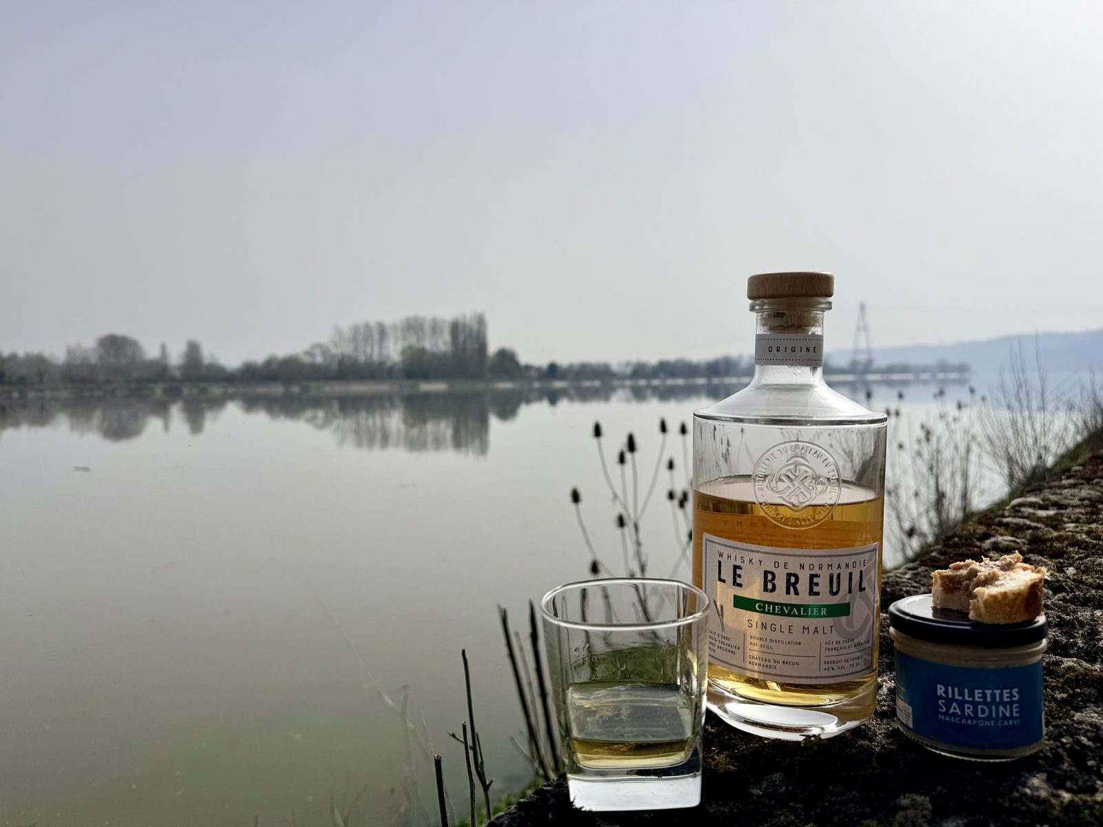 Whisky de Normandie Le Breuil au bord de la Seine